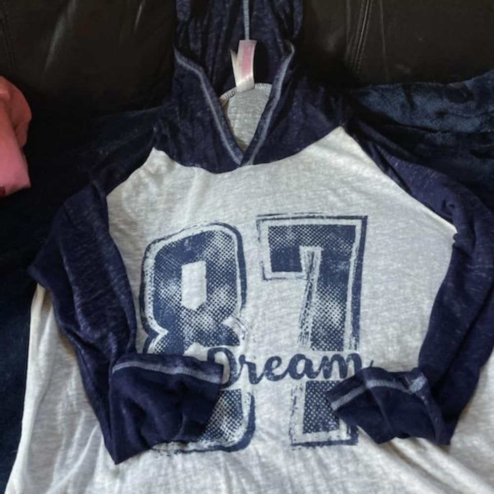 Junior girl long sleeve hooded tees